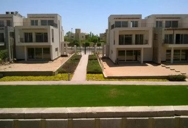 Townhouse In Sodic Westown