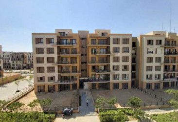 340 Meters Villas For Sale in Cairo Gate