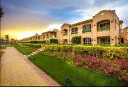 Ground Chalet with Garden for Sale in La Vista Gardens
