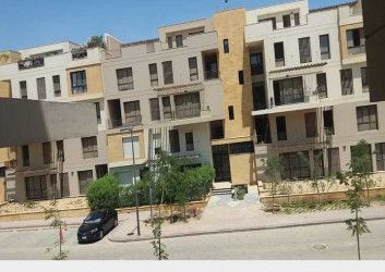 وحدات في ايست تاون القاهرة الجديدة بمساحة 192 متراً